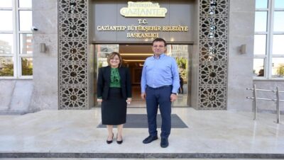 CHP `li İBB Başkanı İmamoğlu ve CHP `li Belediye Başkanları AK Parti `li Belediye Başkanı Fatma Şahin `e Ziyaret