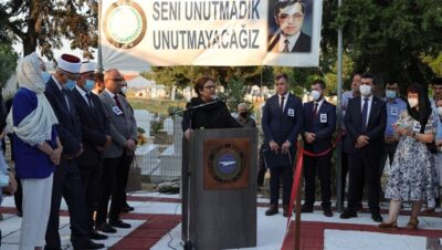 Bakanımız Derya Yanık, Gümülcine’de Dr. Sadık Ahmet’i anma törenine katıldı