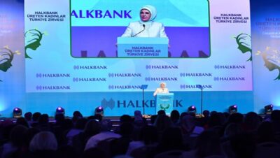 Emine Erdoğan, “Halkbank Üreten Kadınlar Türkiye Zirvesi”ne katıldı