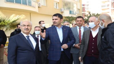 Bakanı Murat Kurum, İzmir’de depremzedeler için yapılan konutları inceledi
