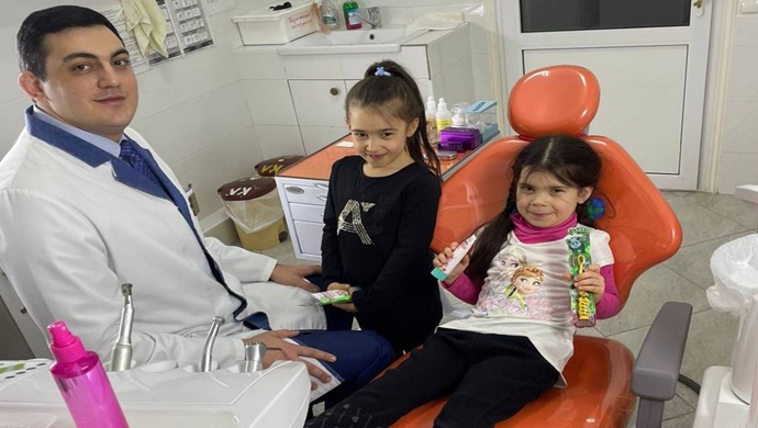 «Единая Россия» организовала профилактический осмотр детей в стоматологической поликлинике Каспийска