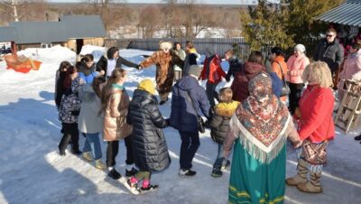 В Нижегородской области «Единая Россия» организовала для семей из ЛНР и ДНР экскурсию по достопримечательностям Варнавино