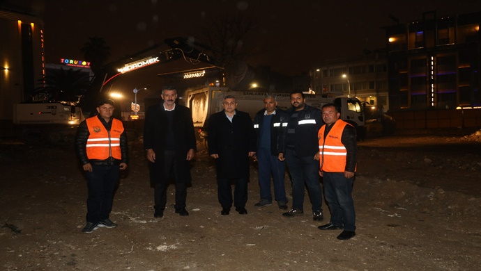 BAŞKAN BEYAZGÜL, SARAYÖNÜ KIZILAY MEYDANINDA İNCELEMELERDE BULUNDU