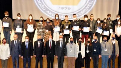 Cumhurbaşkanı Ersin Tatar, Liselerarası Girişimcilik Yarışması ödül törenine katıldı: “Gençlerimize güveniyoruz”