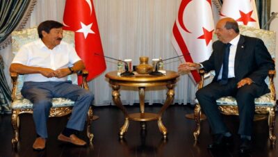 Cumhurbaşkanı Ersin Tatar, TÜRKSOY’un eski genel sekreteri Düsen Kaseinov’u kabul etti