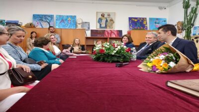 Премиерът Петков посети Българското средно училище „Христо Ботев“ в Братислава