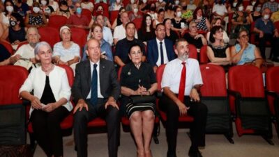 Cumhurbaşkanı Ersin Tatar, Kadın Öyküleri Derneği (KÖDER) ile Telsim’in düzenlediği Ayşe Coşar ve Gülgün Serdar belgeselinin gösterimine katıldı