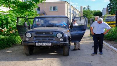В Новосибирской области депутат «Единой России» передал внедорожник УАЗ в один из поселков ЛНР