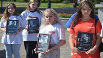 В Самаре депутаты «Единой России» и активисты «Молодой Гвардии» почтили память детей – жертв войны на Донбассе