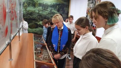В Апатитах Мурманской области «Единая Россия» провела уроки истории для школьников