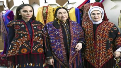 Emine Erdoğan, Türkmenistan’da Türkmen El Sanatları Sergisi’ni gezdi