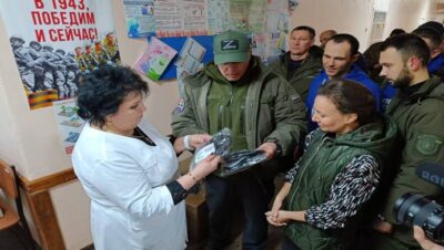 Автомобили, термобельё, письма от детей: «Единая Россия» передала новогодние подарки для участников СВО в ДНР