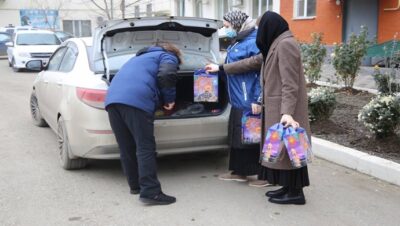 В Чечне «Единая Россия» передала новогодние подарки детям с ОВЗ