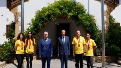 Cumhurbaşkanı Tatar, Azerbaycan’da şampiyon olan sporcuları kabul etti