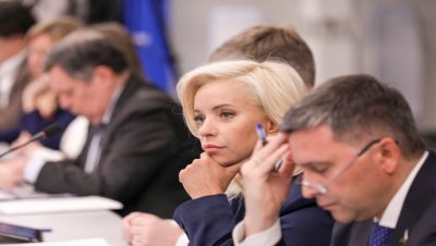 “Birleşik Rusya”, üç yıllık bütçedeki “Meslekilik” programı için fonu 9 milyar ruble artırmayı teklif ediyor