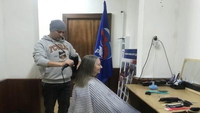 Ustalık sınıfı ve ücretsiz saç kesimi: Birleşik Rusya, Moskovalılar için sosyal etkinlikler düzenledi