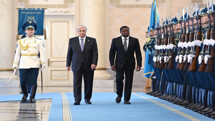 Kazakistan ve Togo cumhurbaşkanları sınırlı formatta görüşmelerde bulundu