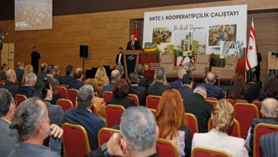 Cumhurbaşkanı Ersin Tatar ve eşi Sibel Tatar, Başbakan Yardımcılığı, Turizm, Kültür, Gençlik ve Çevre Bakanlığı, Kooperatif Şirketler Mukayyitliği tarafından düzenlenen “KKTC 1. Kooperatifçilik Çalıştayı’na” katıldı.