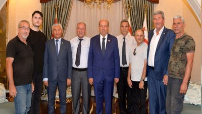 Cumhurbaşkanı Ersin Tatar, Adanalılar Kültür ve Dayanışma Derneği Başkanı Mehmet Aktaş ve yönetim kurulu üyelerini kabul etti